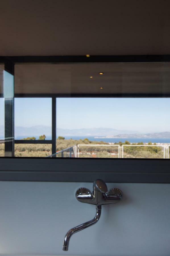 Country Villa Peloponnese With Tennis Court And Pool Zevgolateíon Eksteriør bilde